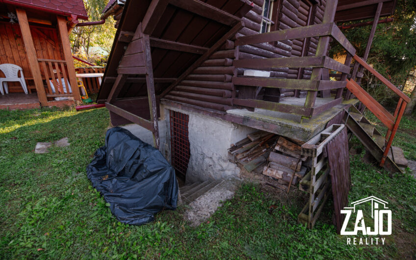 NA PREDAJ | CHATKA S VEĽKOU ZÁHRADOU 487m2 – Trenčín